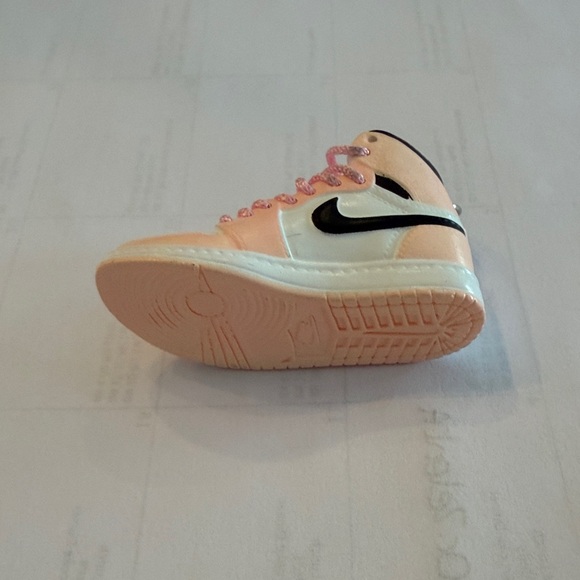 Nike keychain bag charm hightop Pink and White Sneaker - Picture 2 of 3